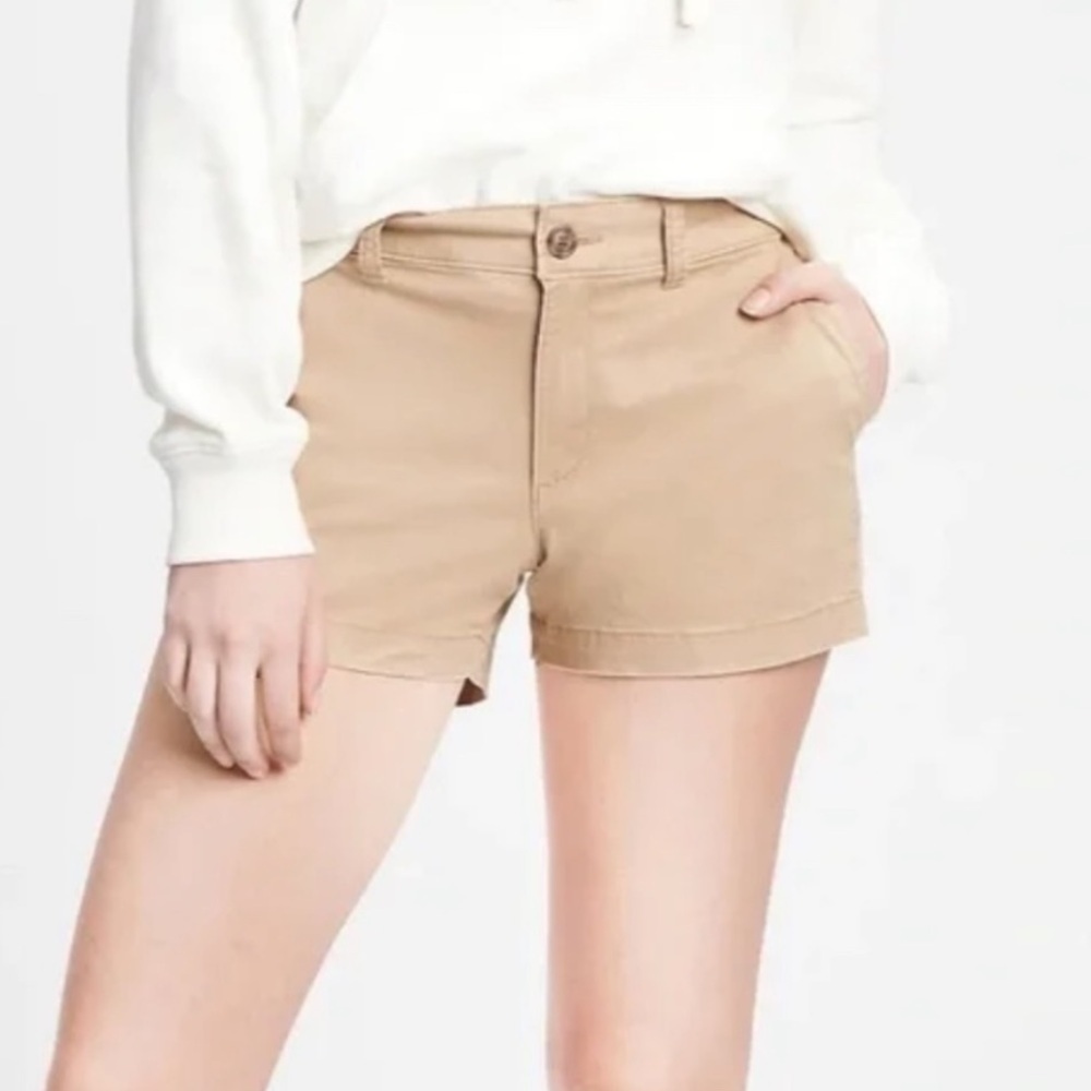 GAP Factory Women's Khaki Mid Rise 3" Shorts size 10